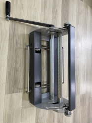 Настільний прилад для розкатки керамічної маси (розкаточний стіл)